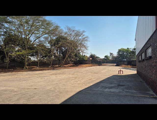 3,204M² WAREHOUSE FOR SALE IN VINTONIA